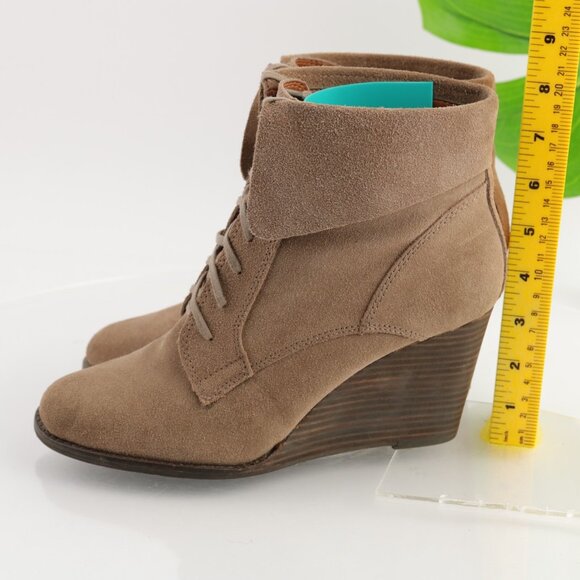 Lucky Brand Womens Yuzu Boot Size 9 Tan Suede Lace Up Bootie Wedge Heel Medieval - Picture 6 of 12